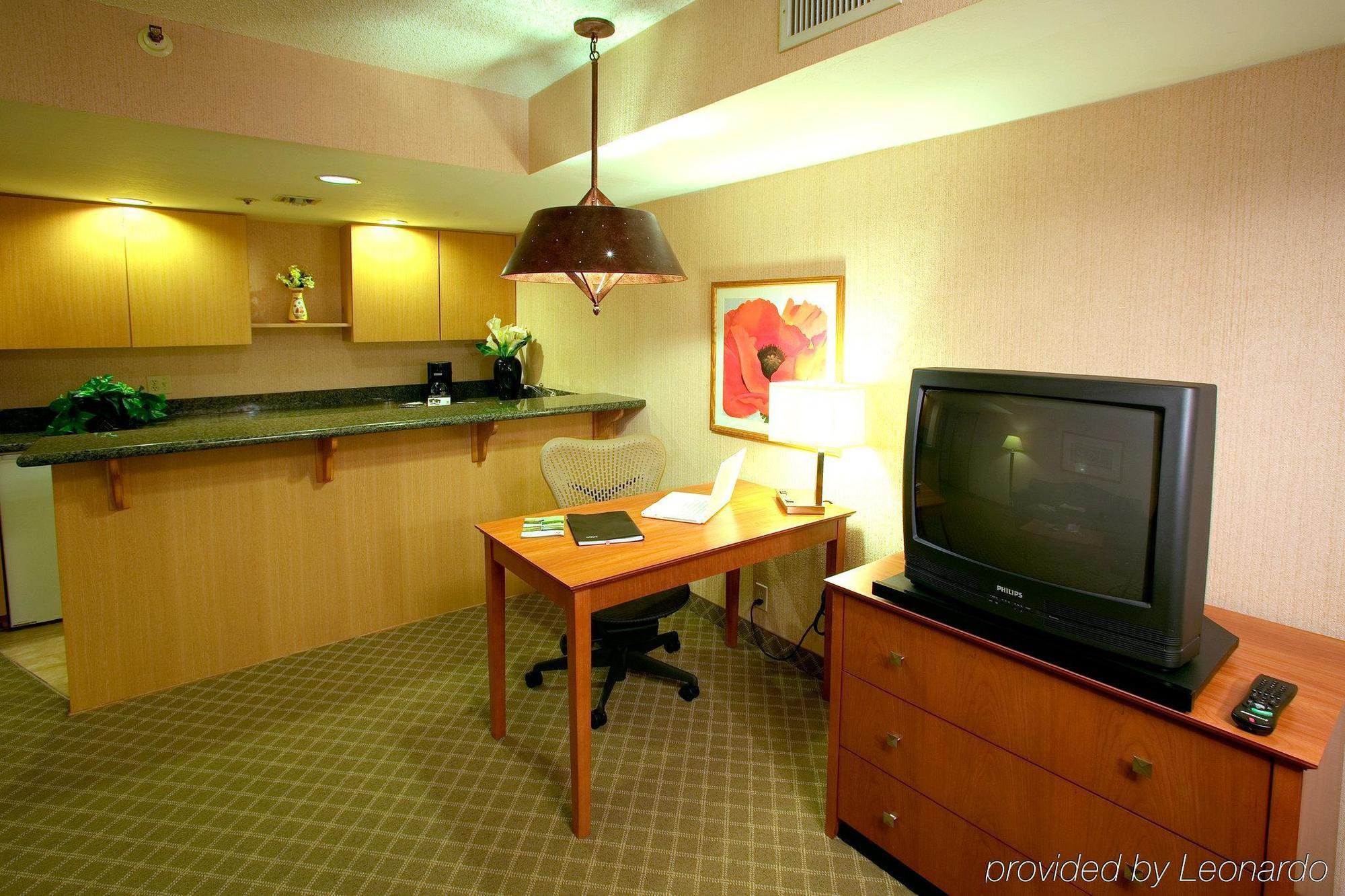 Best Western Plus Scottsdale Thunderbird Suites Zimmer foto
